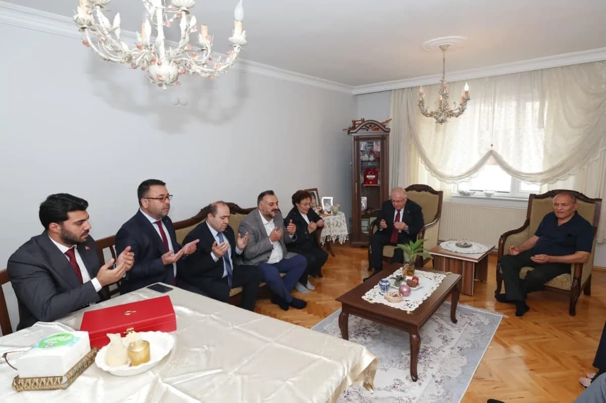 Milli Savunma Bakanı Yaşar Güler, Diyarbakır’ın Lice ilçesinde şehit olan Alaattin Buluç’un, İstanbul’daki ailesini ziya