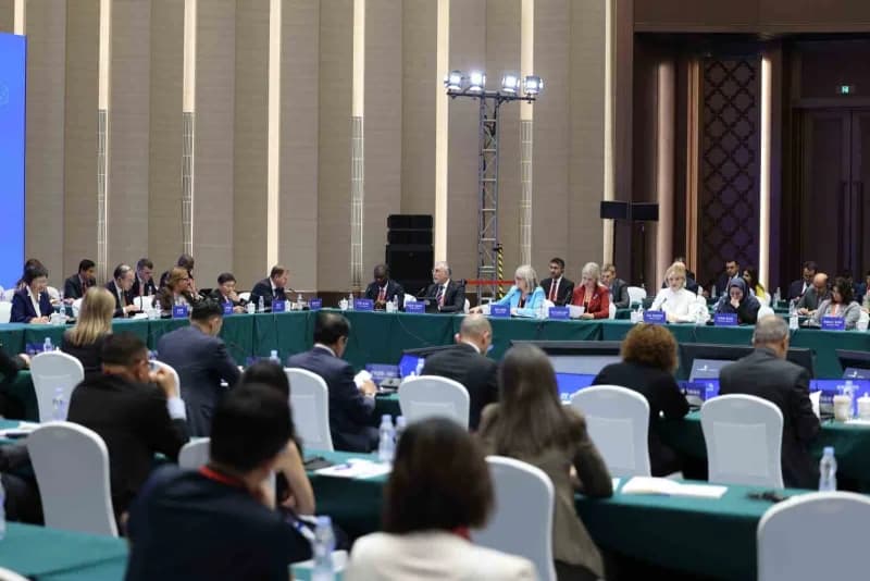 Bakan Işıkhan katıldığı toplantıda, "Dijital ve Akıllı Bir Gelecek için Yaşam Boyu Mesleki Beceri Eğitimi Sistemi Oluştu