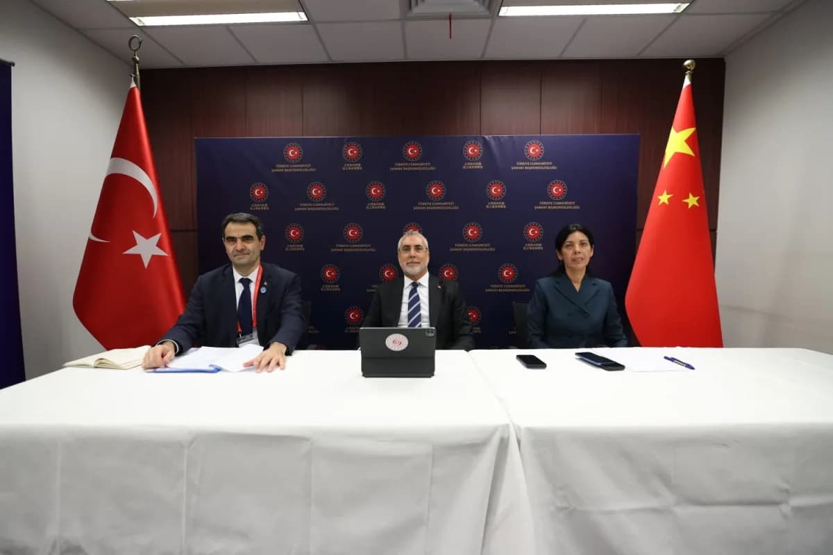 Çalışma ve Sosyal Güvenlik Bakanı Vedat Işıkhan, 2026 Dünya Beceriler Zirvesi'nde konuşma yaparken
