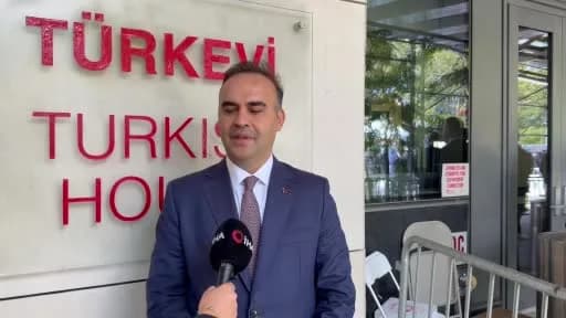 Sanayi ve Teknoloji Bakanı Mehmet Fatih Kacır, uzay programı ve ay uzay aracının fırlatılması hakkında açıklama yapıyor
