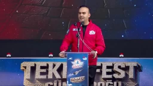Sanayi ve Teknoloji Bakanı Mehmet Fatih Kacır, Şanlıurfa'da TEKNOFEST etkinliğinde konuşma yapıyor