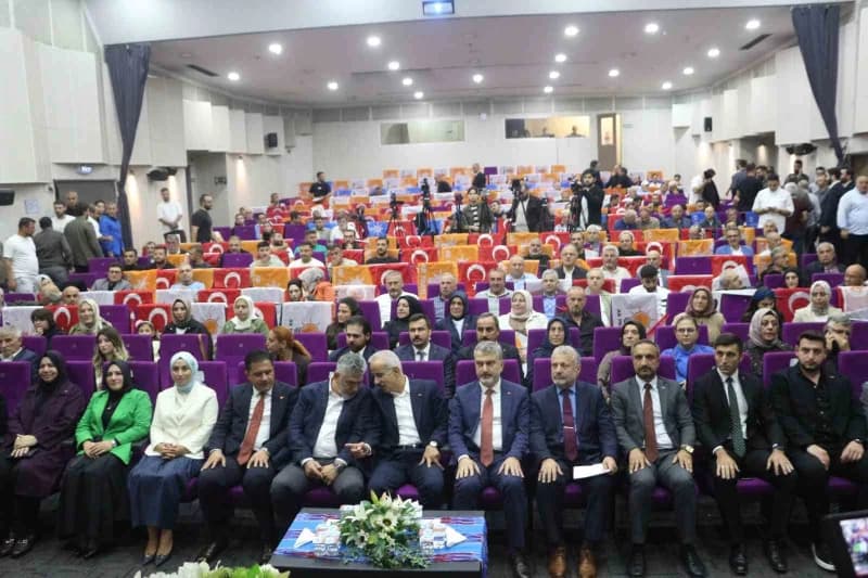 Ulaştırma ve Altyapı Bakanı Abdulkadir Uraloğlu, AK Parti Ortahisar İlçe Danışma Meclisi toplantısına katıldı.