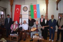 Bakü, Tebriz ve Sivas'tan yazar ve şairlerin katıldığı Sivas'taki edebiyat buluşmasından bir kare