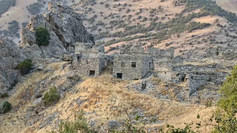 Vadi Doğa Sporları Kulübü üyeleri, Van'ın Doğal güzellikleriyle öne çıkan Çatak ilçesinde hem Doğa yürüyüşü ve piknik ya