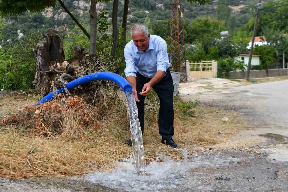 Mersin Silifke Balandız Mahallesi’nde yeni sondaj kuyusu ve içme suyu hattı çalışmalarıyla su sorunu çözüldü