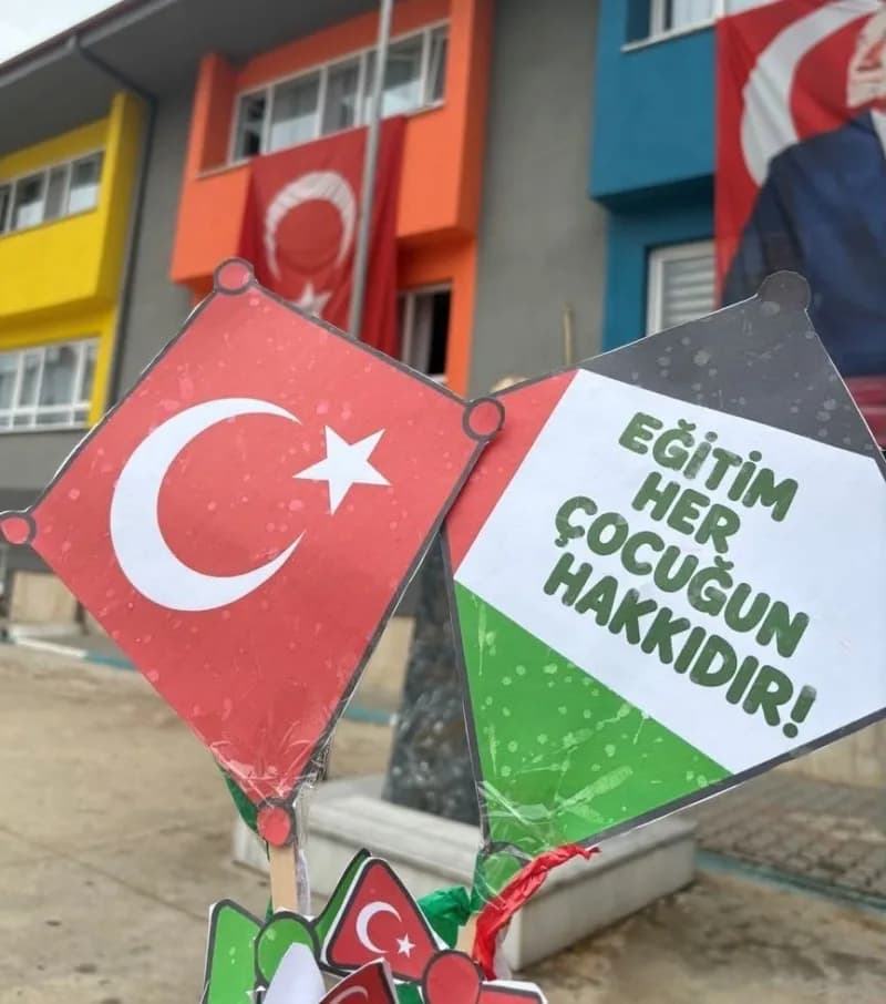 Milli Eğitim Bakanlığı tarafından Gazze'de yaşananlara yönelik duyarlılık oluşturmak ve çocukların barış, kardeşlik, day