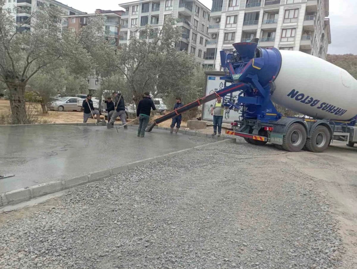 Balıkesir’in Edremit ilçesinde vatandaşların kullanımına yönelik yeni yeşil alanlar için çalışmalar sürüyor.