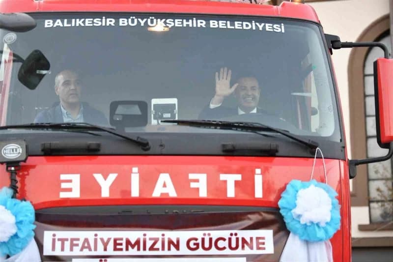 Başkan Akın: "Afet geldiğinde hazırlanılmaz, Gelmeden hazır olunur"