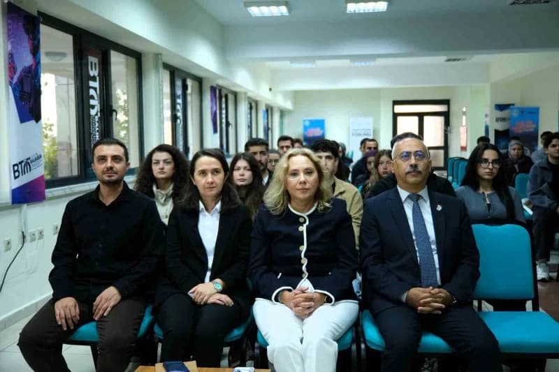 BAÜN’de Dijital İş Süreçleri ve Yapay Zekâ Destekli Eğitim programı başladı
