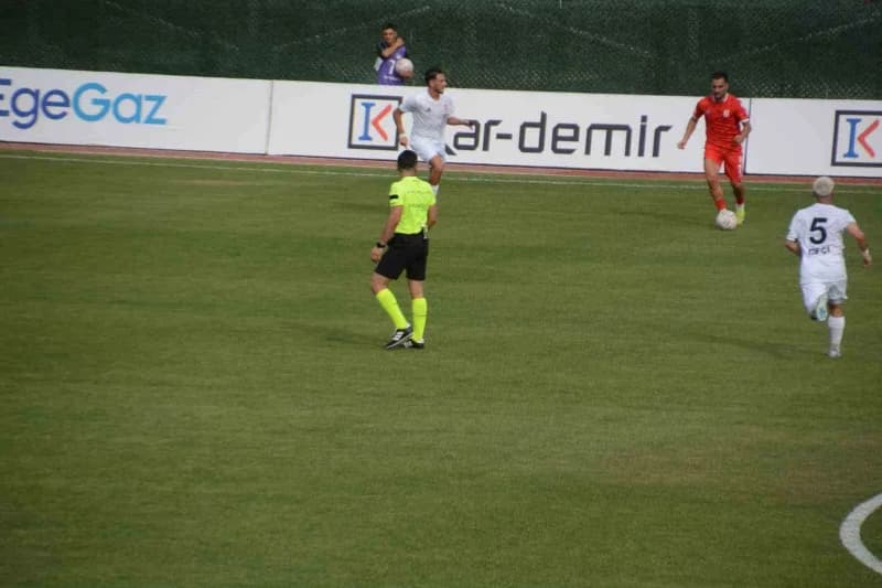 TFF 3. Lig 2. Grup 3. Haftasında Balıkesirspor, kendi stadyumunun bakımda olması nedeniyle Uşakspor mücadelesini Aliağa