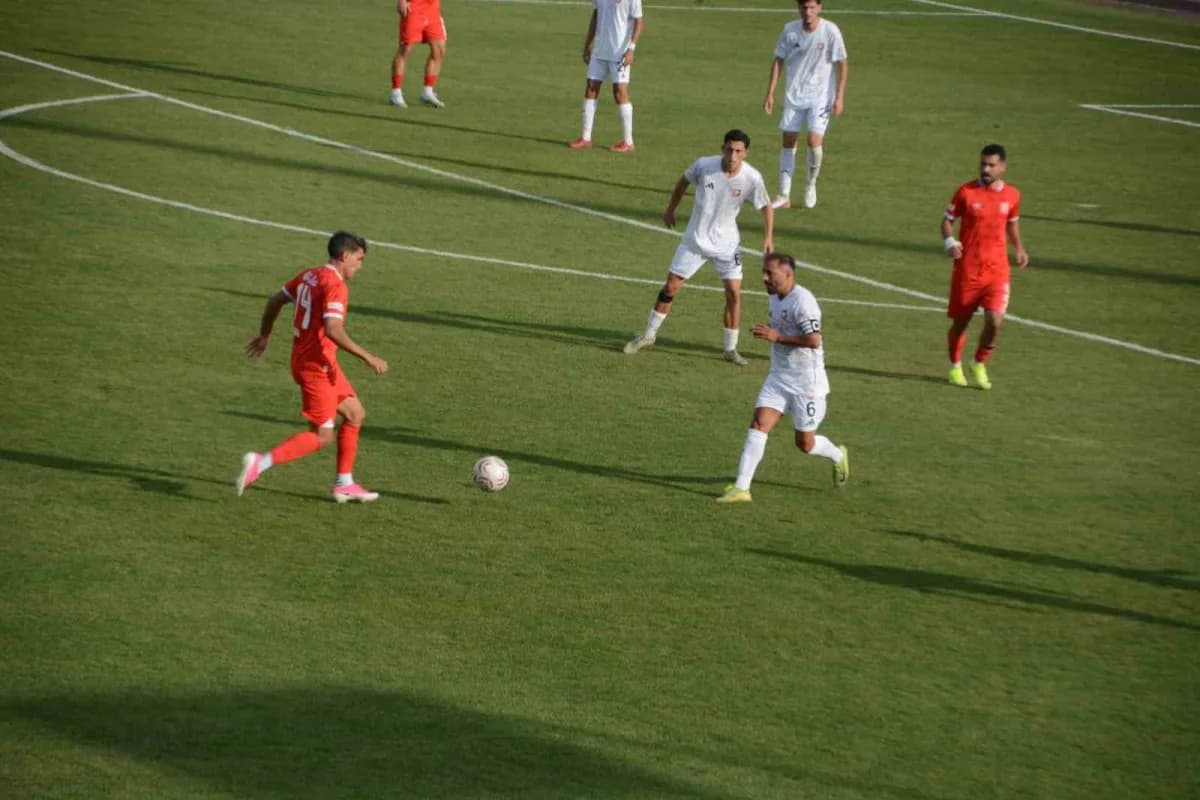 TFF 3. Lig 2. Grup 3. Haftasında Balıkesirspor, kendi stadyumunun bakımda olması nedeniyle Uşakspor mücadelesini Aliağa