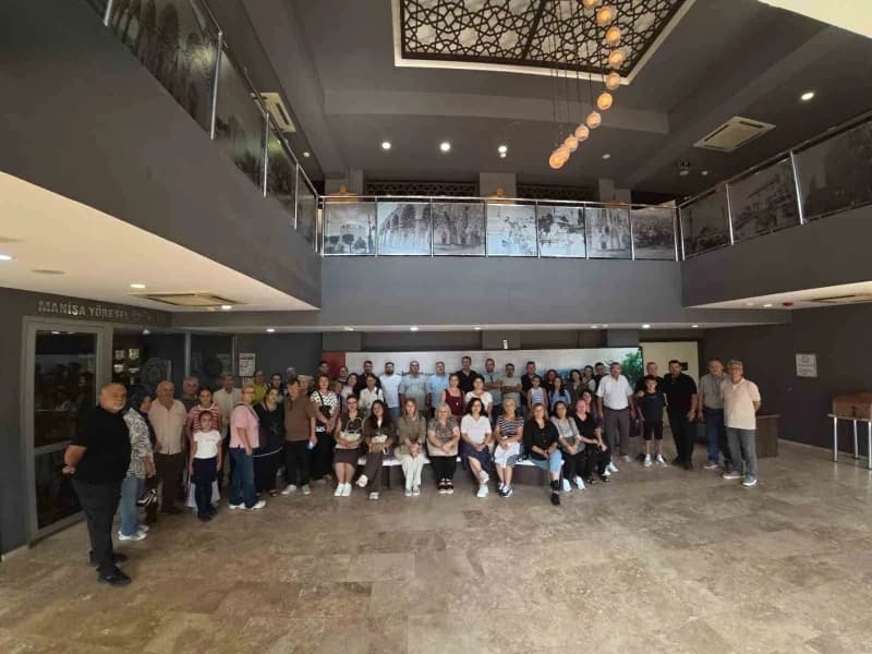 Aşağıçobanisa Balkan Göçmenleri Derneği tarafından düzenlenen kahvaltı programında Manisa ve İzmir’de faaliyet gösteren