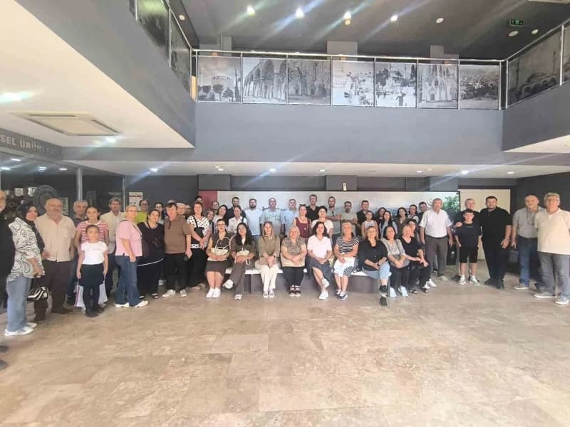 Manisa Şehzadelerpark’ta Balkan göçmenlerinin kahvaltı ve kültürel etkinlikte bir araya gelmesi