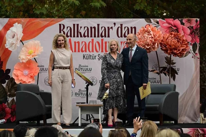 Manisa Büyükşehir Belediyesi tarafından düzenlenen Balkanlardan Anadolu’ya Kültür Şenliği kapsamında gerçekleştirilen ko