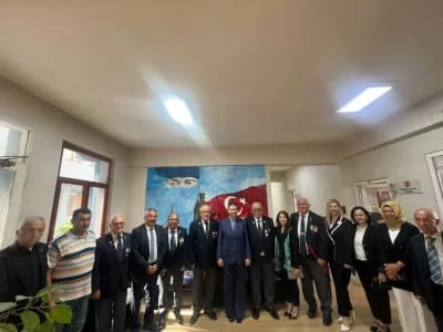 Bandırma’da AK Parti Milletvekili Seda Gören ve STK temsilcilerinin toplantı anı