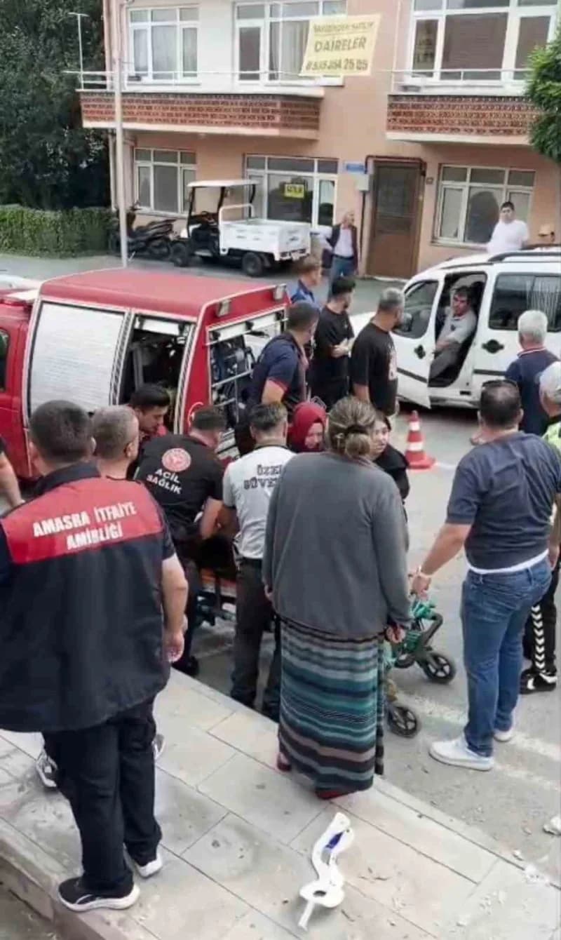 Olay yerine sevk edilen sağlık ekipleri tarafından ilk müdahalesi yapılan yaralı kadın, hastaneye kaldırılarak tedavi al