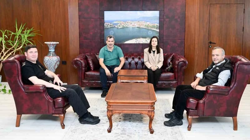 Bartın Emniyet Müdürü Hüseyin Adatepe görev yaptığı kurum bahçesinde