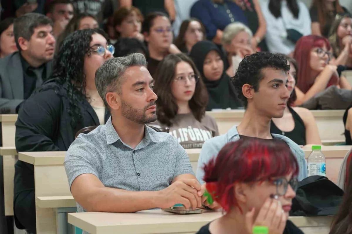 Bartın Üniversitesinde (BARÜ) 2026-2027 akademik yılının ilk derslerinde "Terörsüz Türkiye" başlığı ele alınarak toplums