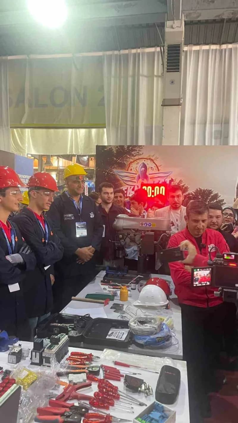 TEKNOFEST 2026 kapsamında düzenlenen Mesleki Yetenek Yarışması Mekatronik Teknolojileri lise kategorisinde Türkiye birin