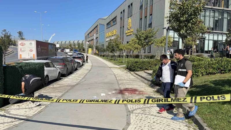 Polis ekipleri olayın ardından kaçan şüphelileri yakalamak için çalışma başlattı.