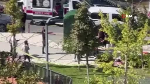 Başakşehir’de sokak ortasında gerçekleşen silahlı saldırı sonrası olay yeri