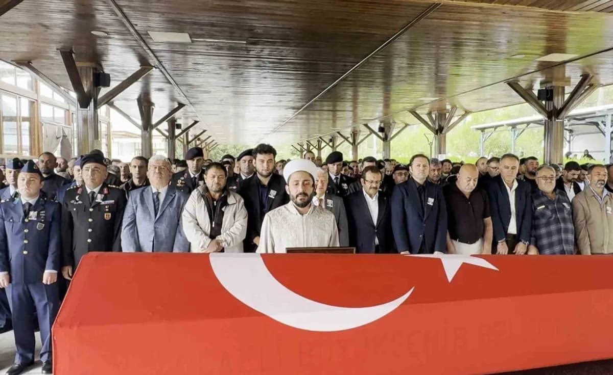 Kocaeli de spor yaptığı sırada geçirdiği kalp krizi sonucu hayatını kaybeden Jandarma Astsubay Başçavuş İbrahim Ay memle