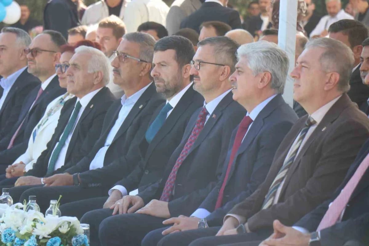 Basın İlan Kurumu Sakarya Bölge Müdürlüğünün resmi açılışında konuşan Çay, küresel medya ekosisteminin yapay zeka, algor