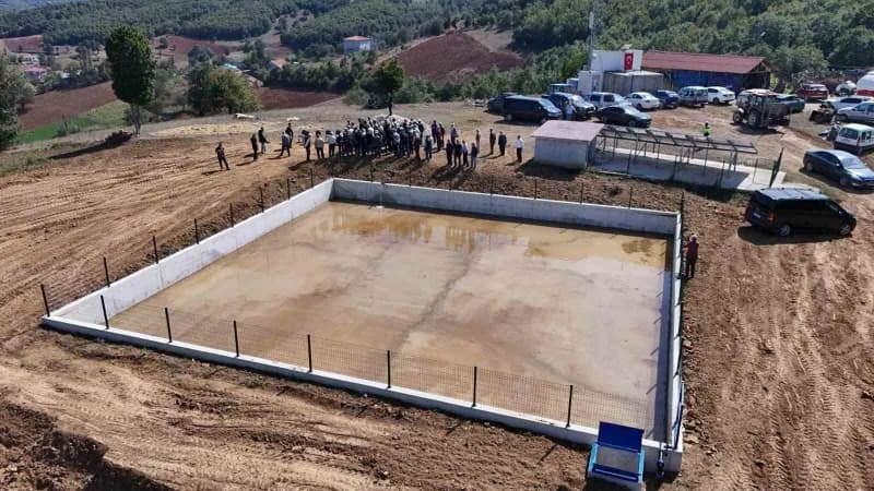 Açılış programına Amasya Valisi Önder Bakan, AK Parti Amasya Milletvekili Haluk İpek ve diğer yetkililer de katıldı.