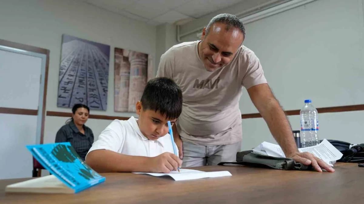 Başiskele Çocuk Üniversitesi, 10. Eğitim yılına 144 yeni öğrencisiyle hazırlanıyor. Çocukların akademik ve sosyal gelişi