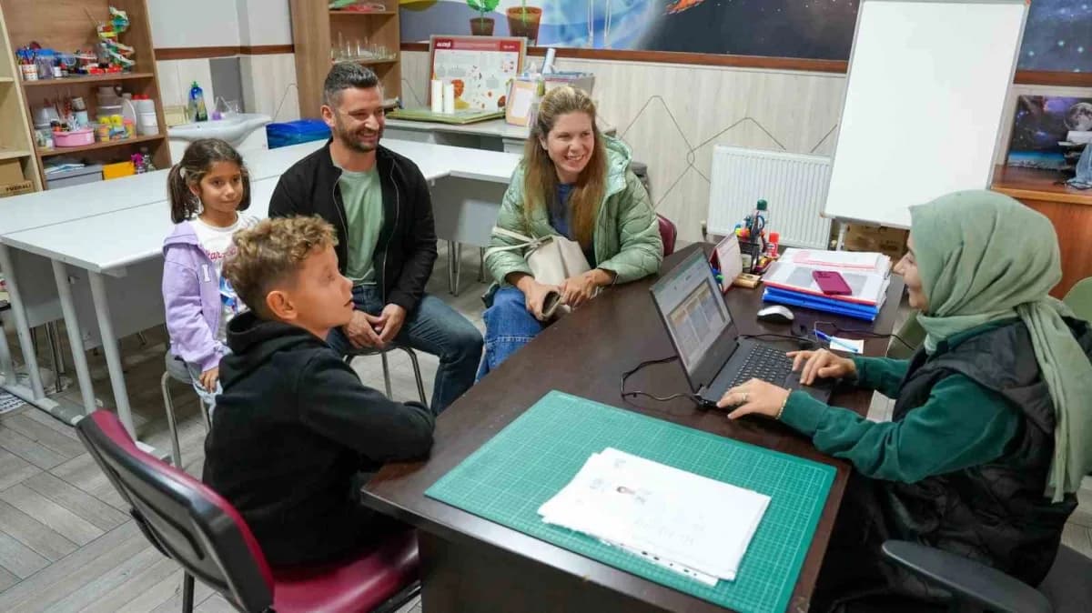 Başiskele Çocuk Üniversitesi öğrencileri yeni eğitim yılına hazırlanıyor, çocukların akademik ve sosyal gelişimi destekl