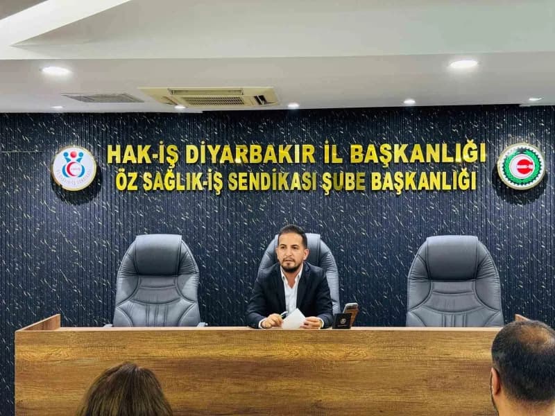 HAK-iş Diyarbakır İl Başkanı ve Öz Sağlık-iş Şube Başkanı Mehmet Aküzüm, sendikal mücadelemizin gücünü sahadan alan anla