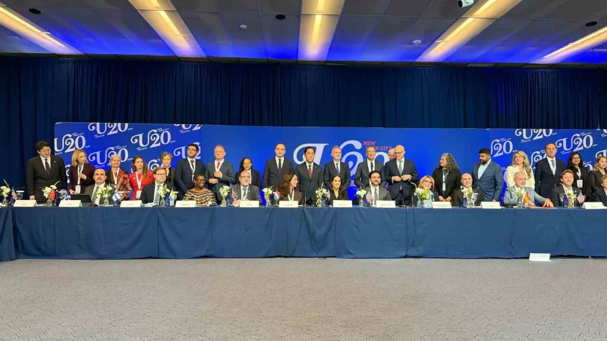 Dünya Belediyeler Birliği (UCLG) ve Konya Büyükşehir Belediye Başkanı, COP 31 Şehirler ve Yerel Yönetimler Elçisi Uğur İ