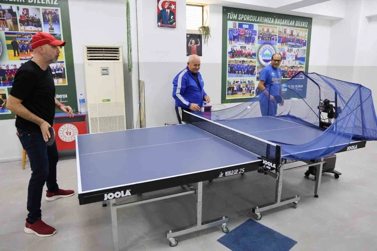 Söke Belediye Başkanı ve Söke Belediyespor Kulüp Başkanı Dr. Mustafa İberya Arıkan, Söke Belediyespor Masa Tenisi Takımı
