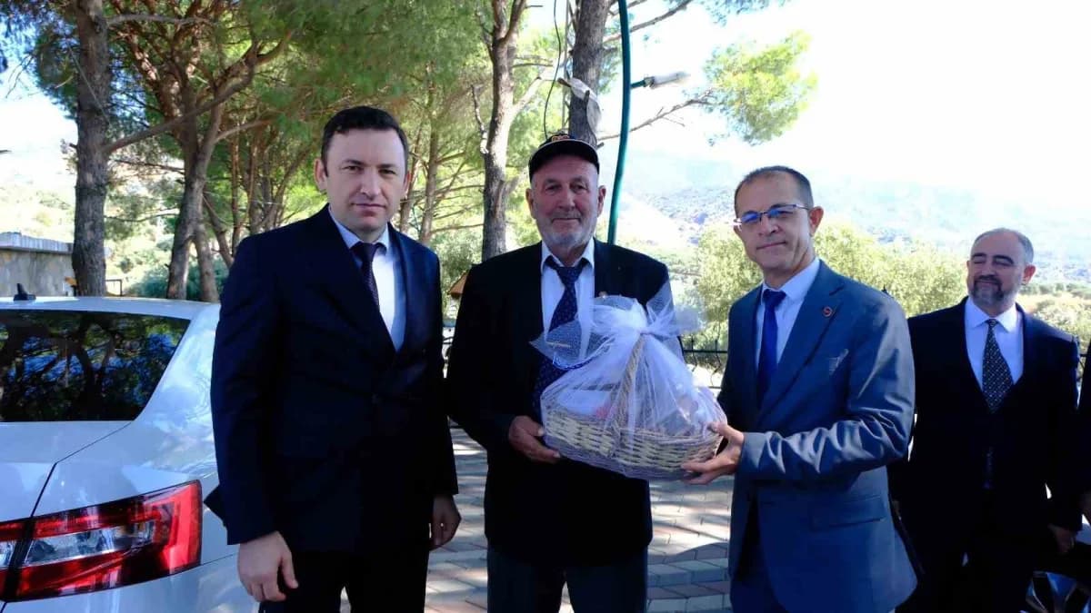 Aydın’ın Kuyucak ilçesinde 19 Eylül Gaziler Günü dolayısıyla düzenlenen programda Gaziler ve aileleri bir araya geldi. Ç