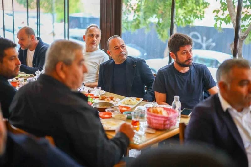 Manisa Büyükşehir Belediye Başkanı Besim Dutlulu, Evrenos Sanayi Bölgesi’nde faaliyet gösteren sanayicilerle bir araya g