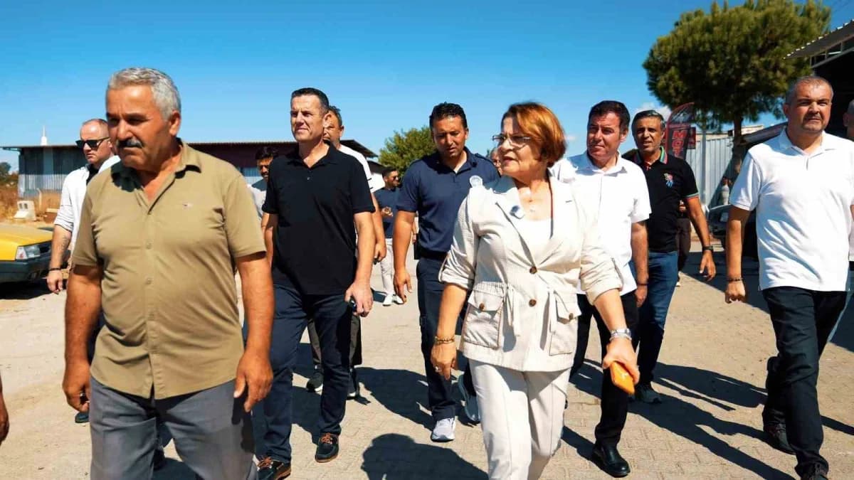 Didim Belediye Başkanı Hatice Gençay, Sanayi Sitesi esnafıyla bir arada talepleri dinlerken