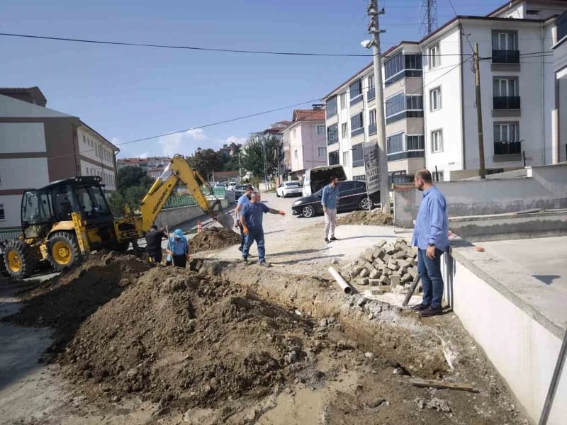 Tosya Belediye Başkanı Volkan Kavaklıgil, ilçede yürütülen çalışmaları yerinde incelemeyerek, Tosya için çalışmaya devam