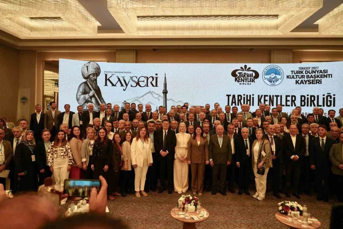 Başkan Subaşı, Belediye başkanlarıyla Kayseri’de bir araya geldi