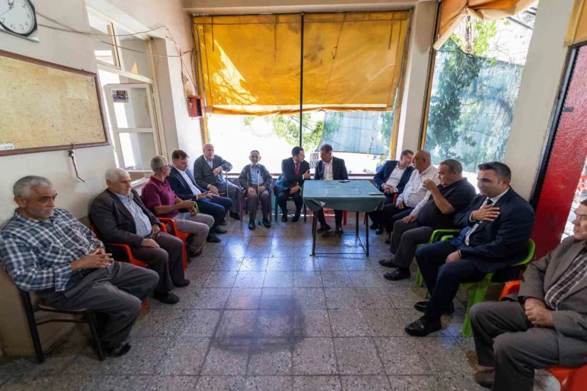 İzmir Büyükşehir Belediye Başkanı Dr. Cemil Tugay, Bayındır’ın Kızıloba, Arıkbaşı ve Havuzbaşı mahallelerini ziyaret ede