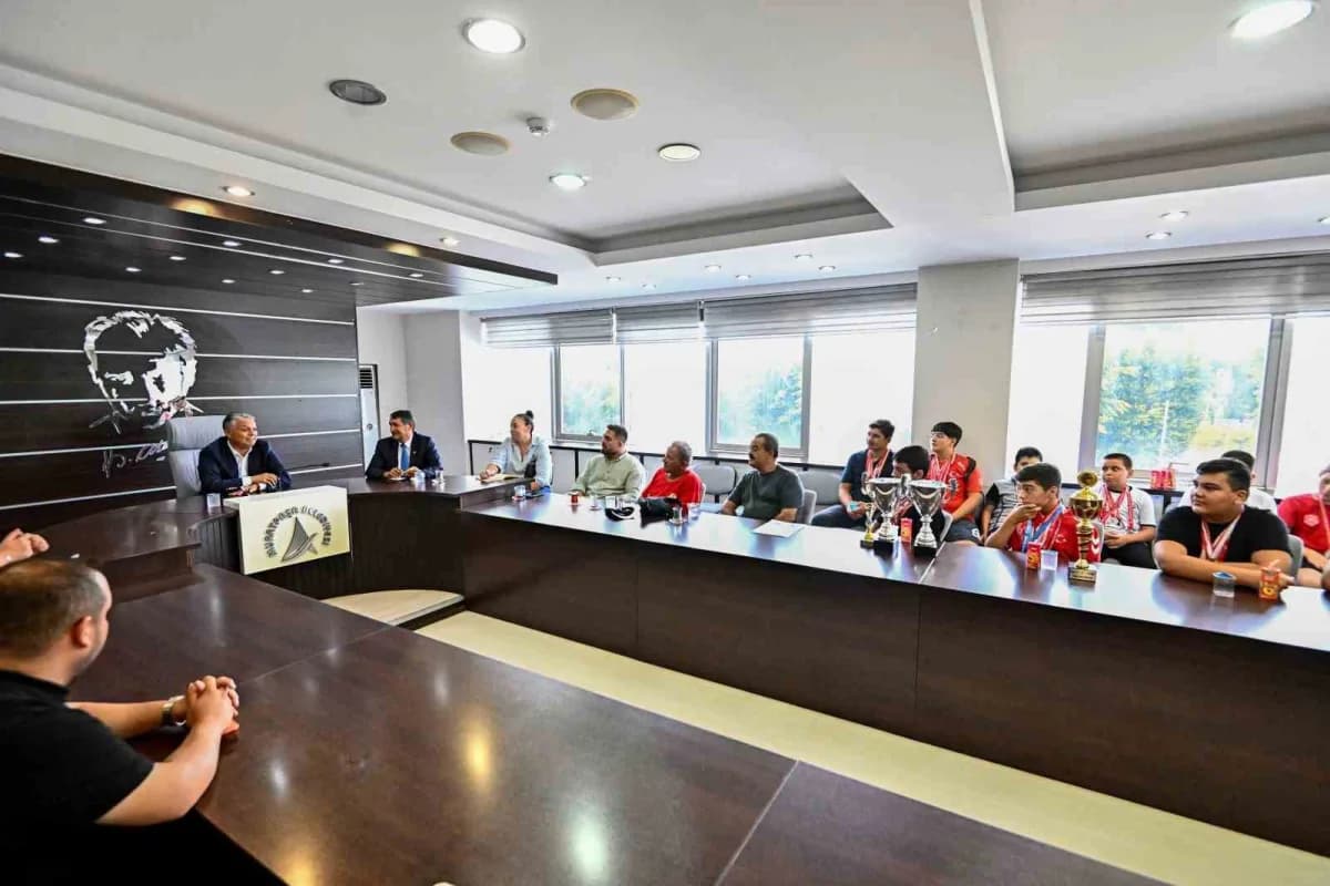 Muratpaşa Belediyespor’da güreşçilerin yeni sezon hedefleri, altyapı çalışmaları ve sporcuların beslenme düzenleri değer