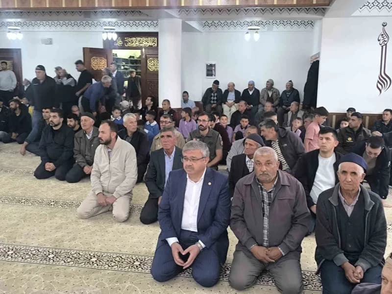 Afyonkarahisar’ın Şuhut ilçesine bağlı Başören Köyü’nde yapımı kısa sürede tamamlanan Cami düzenlenen törenle ibadete aç