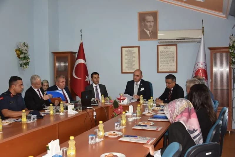 Aydın Cumhuriyet Başsavcısı Uygur Kaan Arısoy, Aydın e Tipi Kapalı Ceza İnfaz Kurumu’nu ziyaret ederek kurumda yürütülen