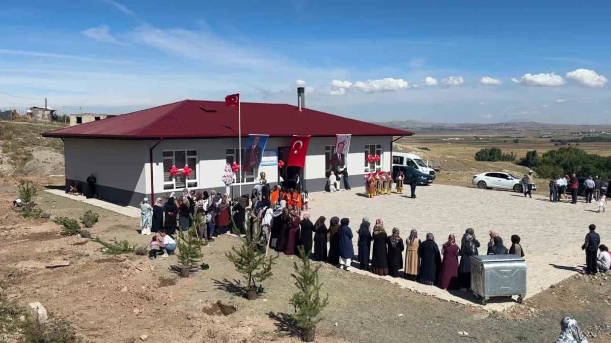 Sivas’ın Altınyayla ilçesi Başyayla köyünde yapımı tamamlanan 2 Derslikli İlköğretim Okulu düzenlenen törenle Eğitim ve