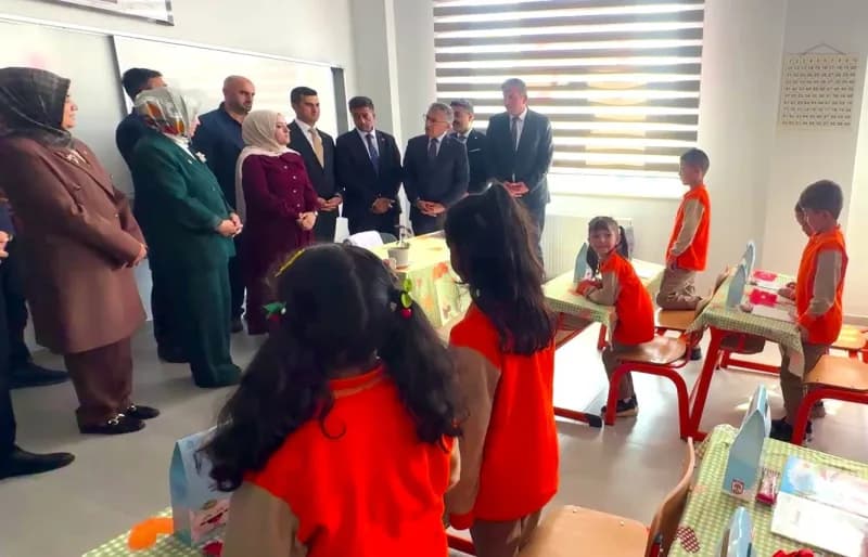 Sivas’ın Altınyayla ilçesi Başyayla köyünde yapımı tamamlanan 2 Derslikli İlköğretim Okulu düzenlenen törenle Eğitim ve