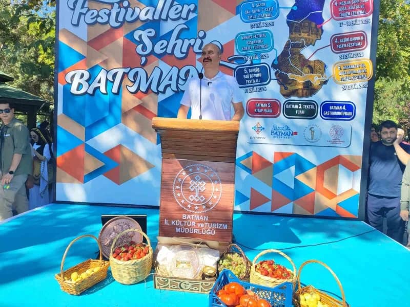 Batman merkez ve beş ilçede "Festivaller Şehri Batman" temasıyla düzenlenecek etkinlikler, Batman Park AVM’den Atatürk p