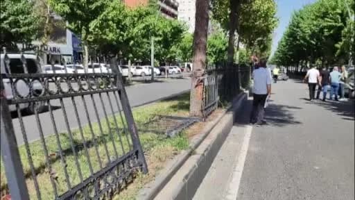 Batman Turgut Özal Caddesi’nde takla atan otomobil ve olay yeri