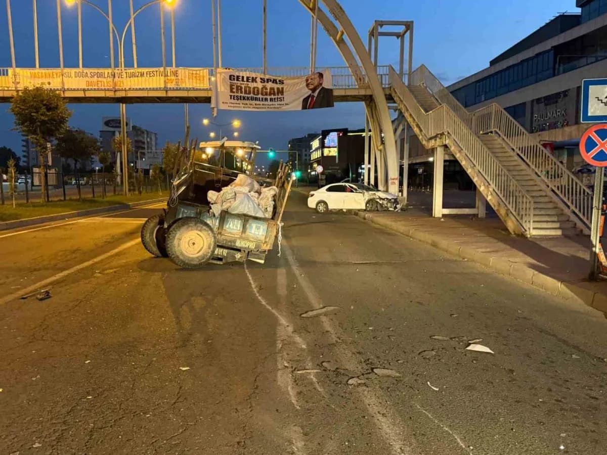 Batman Gültepe Mahallesi’nde römorklu traktör ile otomobilin çarpıştığı kaza sonrası olay yeri