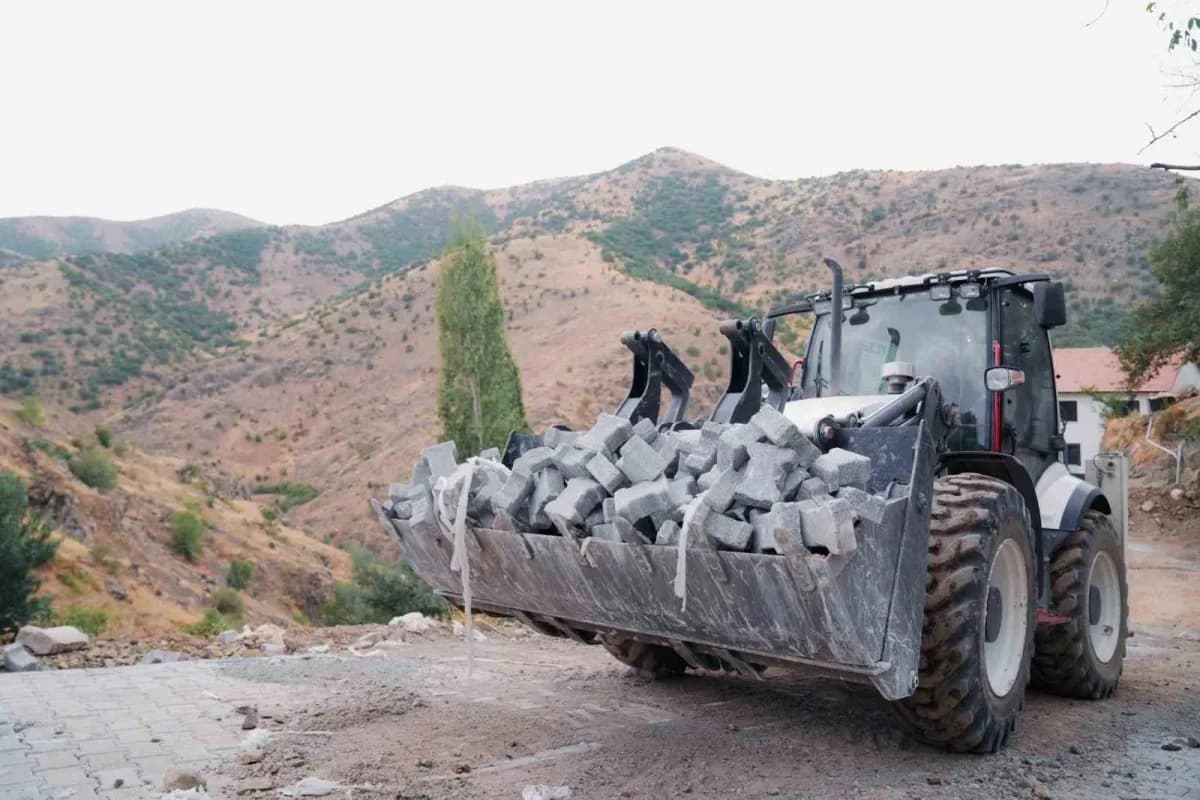 Battalgazi Belediyesinden Kamıştaş’a yol düzenlemesi