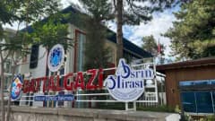 Battalgazi Belediyesi kreş ve gündüz bakımevi binasının dış cephesi ve giriş kapısı