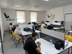 Battalgazi Belediyesi Ahmet Kekeç Semt Kütüphanesi’nde sınava hazırlanan öğrenciler çalışma yapıyor